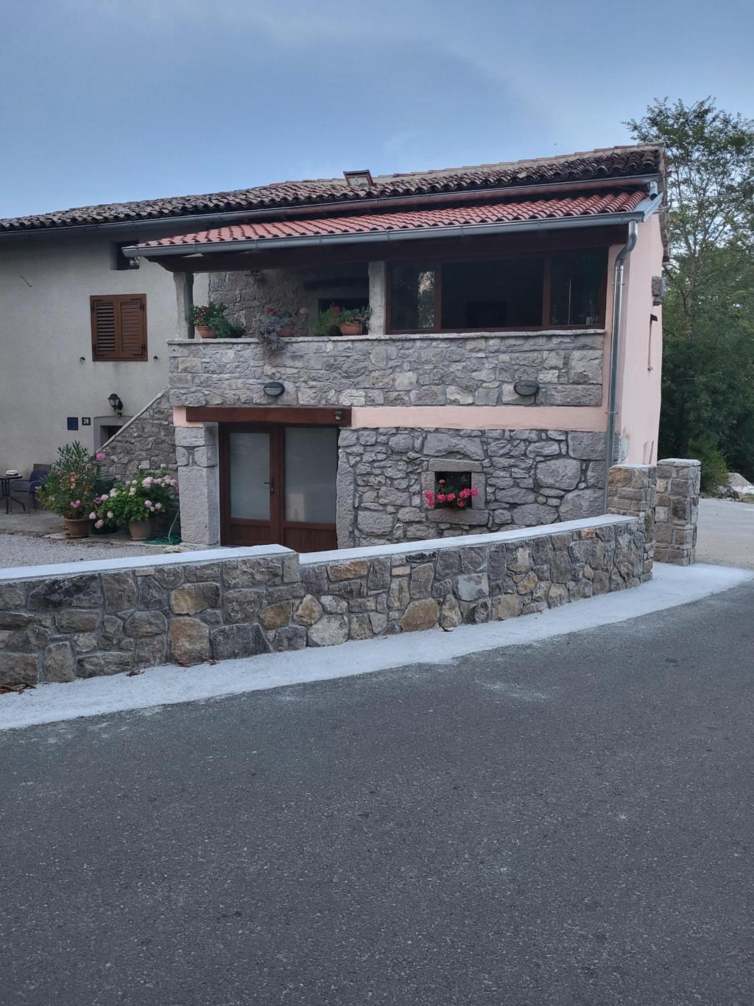 Apartman Studio Baladur Roč 外观 照片